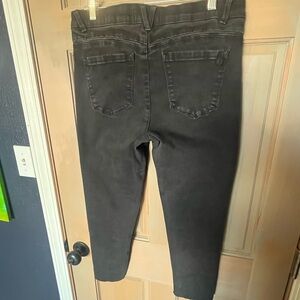 Democracy Black Ankle Cropped Jeans